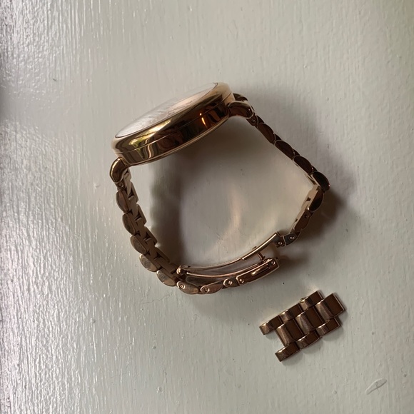 Michael Kors Women’s Rose Gold Watch - Picture 5 of 5